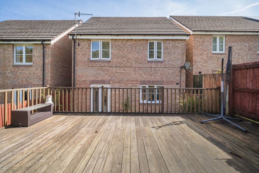 Property photo 3 of 40