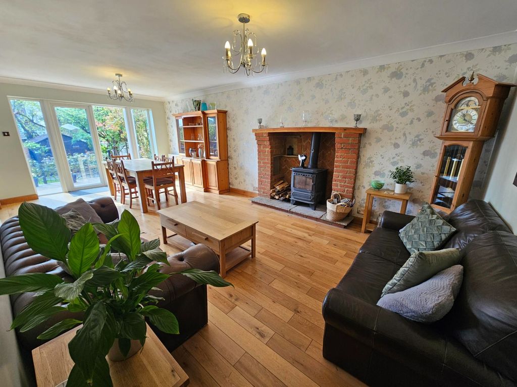 Property photo 3 of 23 Photo 9