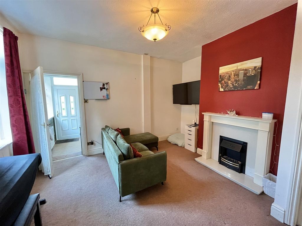 Property photo 2 of 10 Dining Room