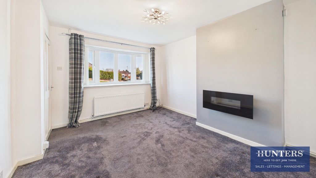 Property photo 2 of 14 Living Room