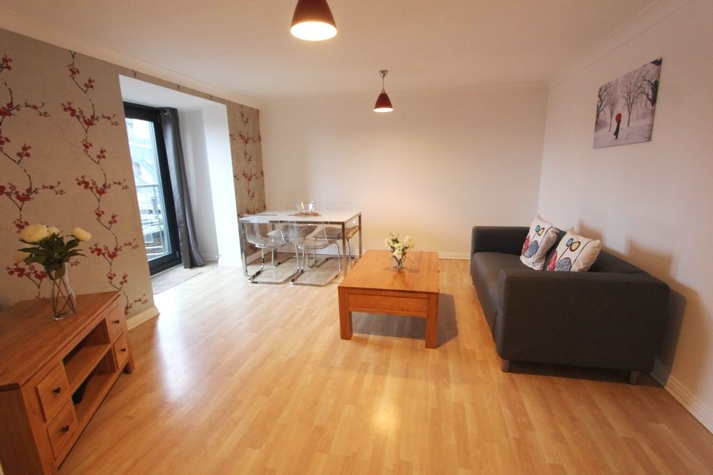 Property photo 2 of 11 Lounge