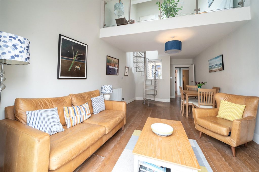 Property photo 1 of 16 Picture No. 11