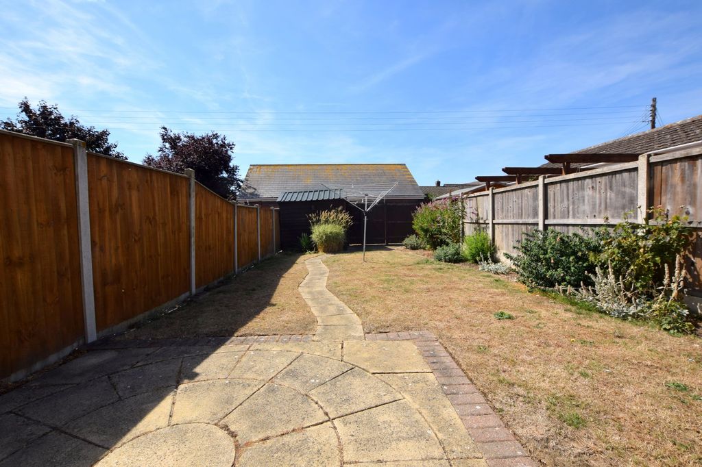 Property photo 2 of 9 Photo 02