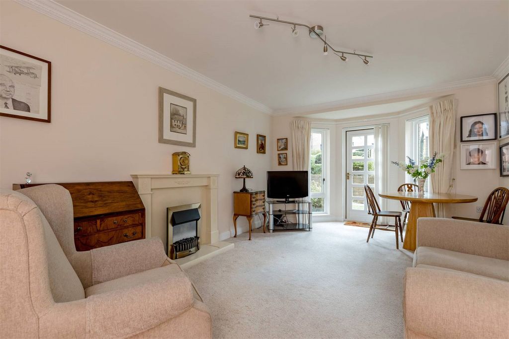 Property photo 2 of 14 Picture No. 15