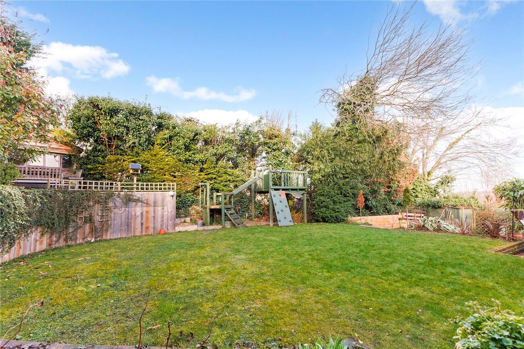 Property photo 3 of 16 Garden