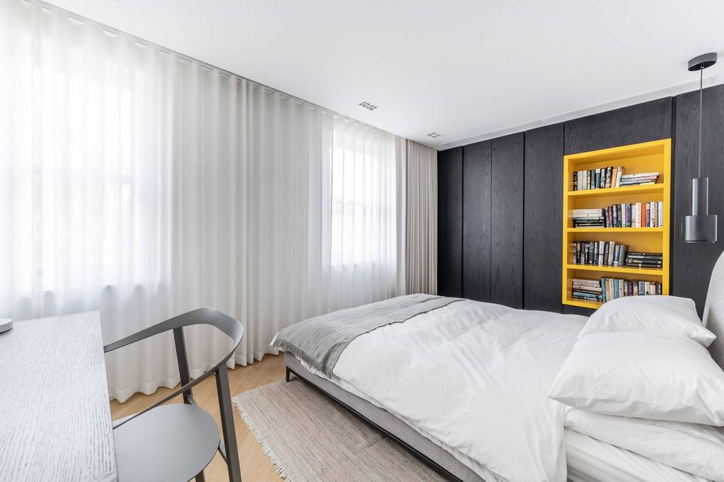 Property photo 3 of 24