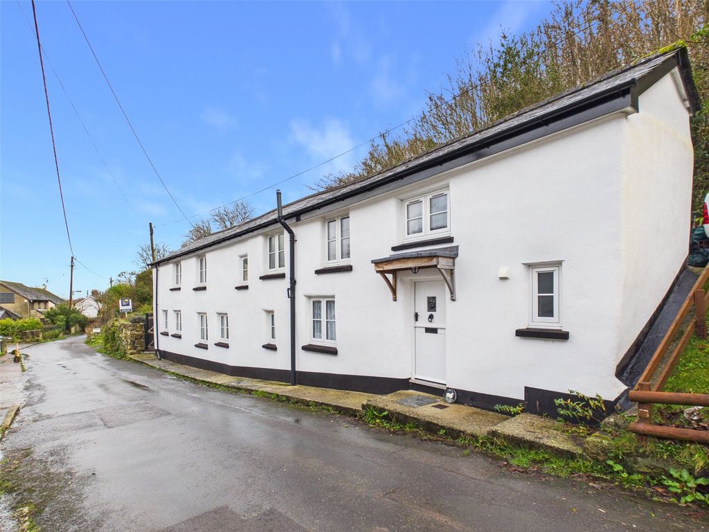 Property photo 1 of 19 Front