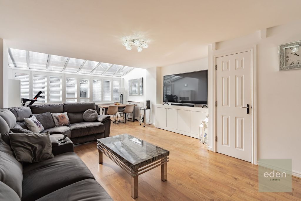 Property photo 3 of 26