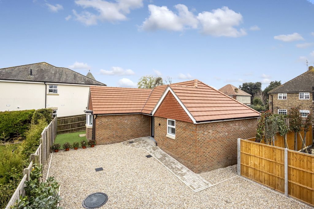 Property photo 1 of 21