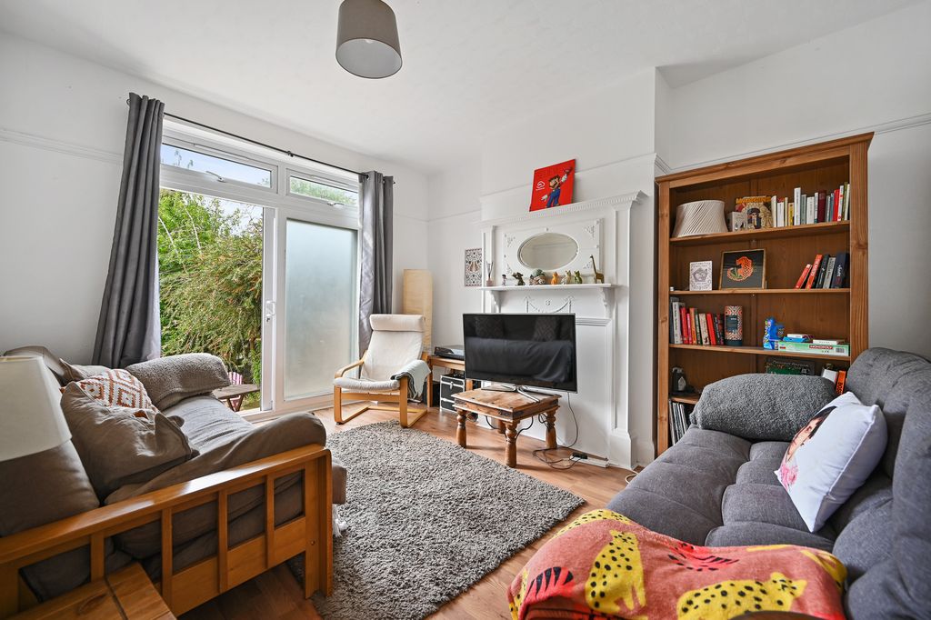 Property photo 1 of 11