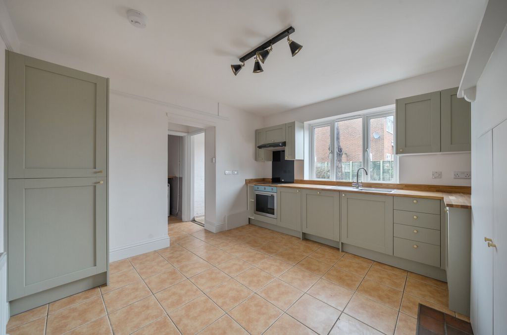 Property photo 2 of 15 1401660-4-696E29d...