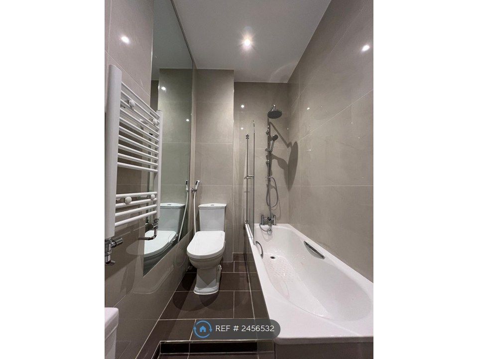 Property photo 2 of 2 Bathroom
