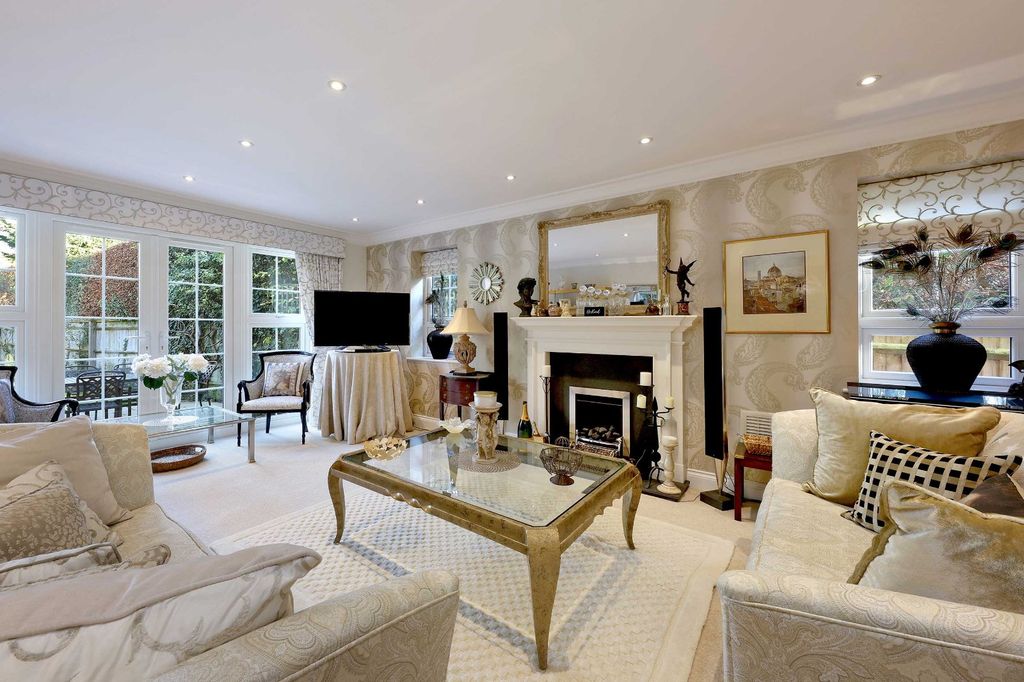 Property photo 2 of 23 Picture No. 11