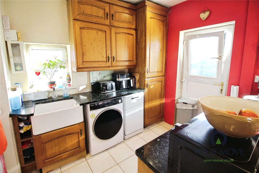 Property photo 3 of 11 Kitchen/Diner