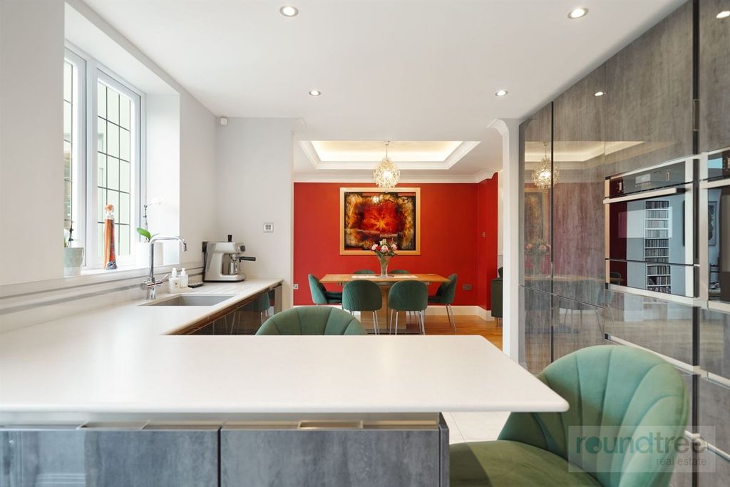 Property photo 1 of 19 (Main)