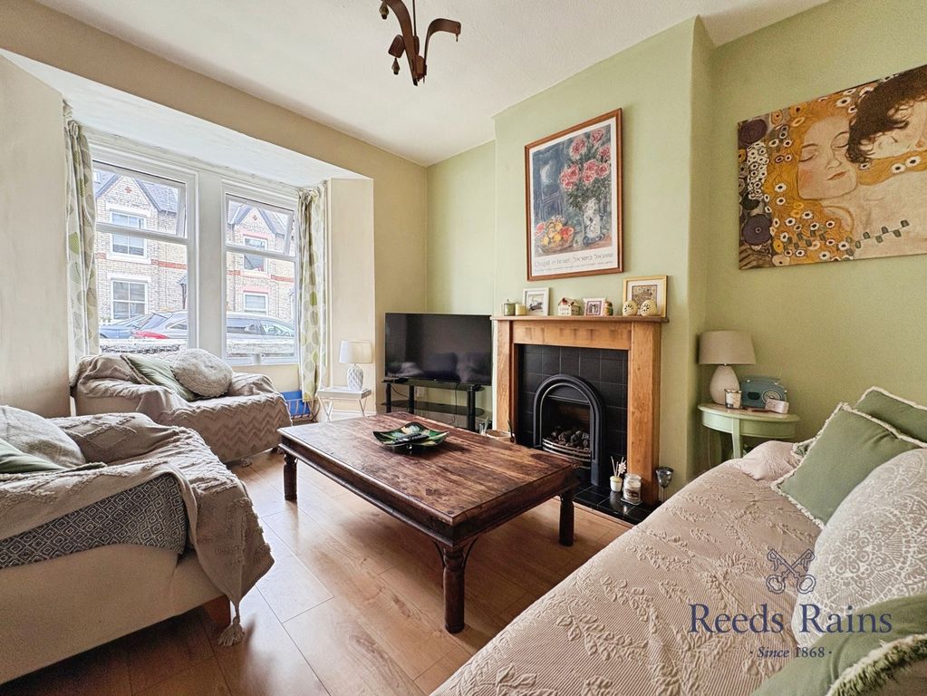 Property photo 3 of 17 Pbox-Img.Jpg
