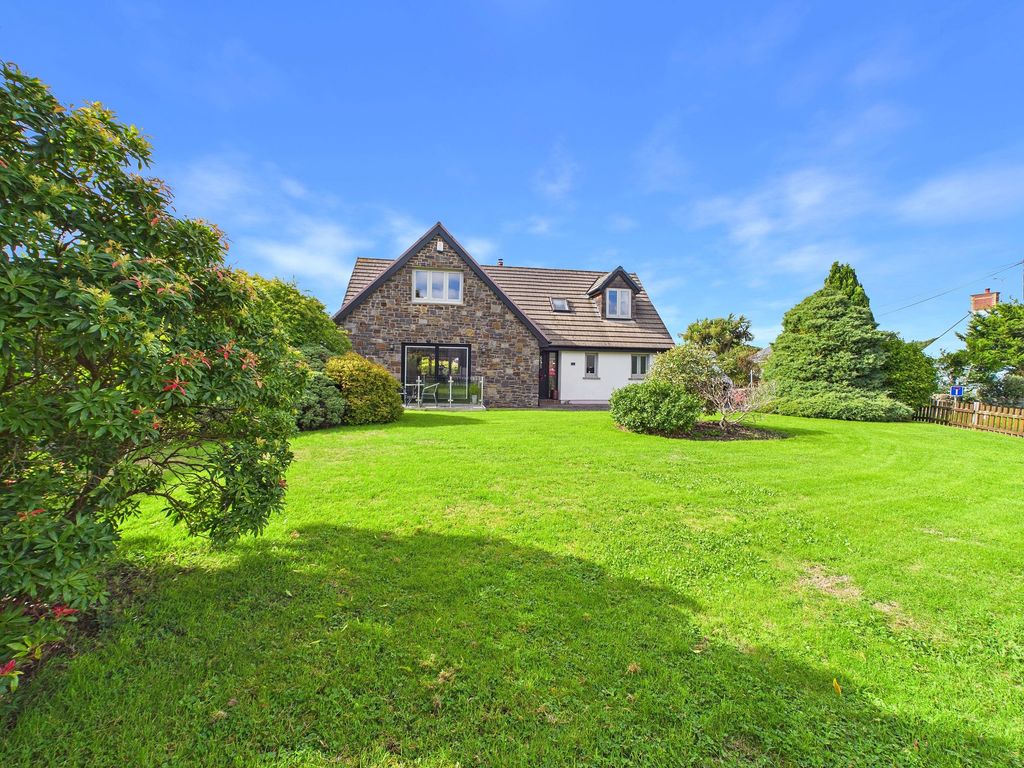 Property photo 1 of 32
