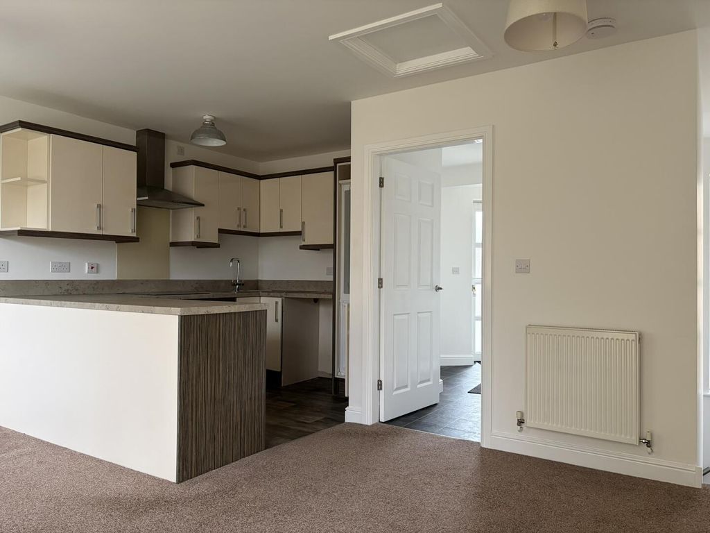 Property photo 2 of 6 Kitchen