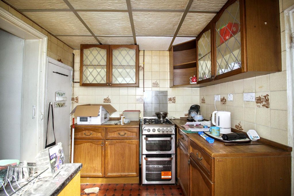 Property photo 3 of 11