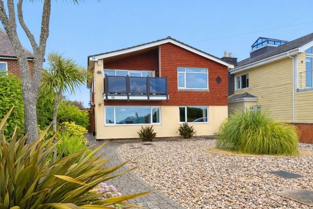 Property photo 1 of 20 Front