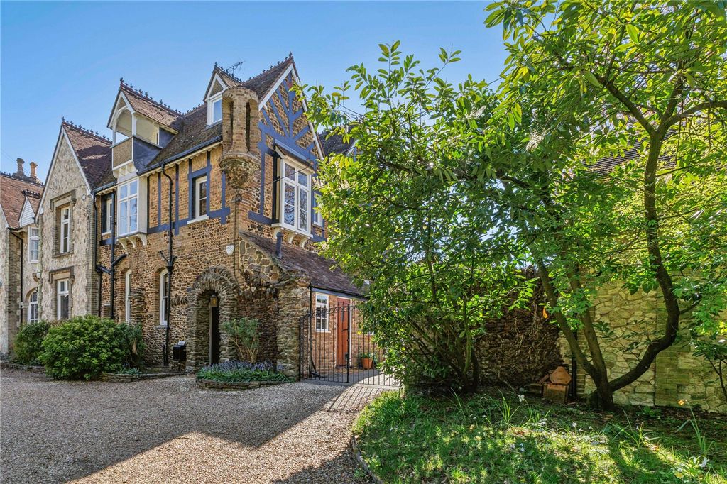 Property photo 1 of 18 Drive