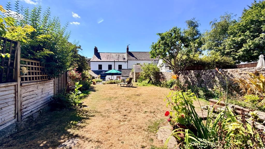 Property photo 1 of 17 Rear Garden