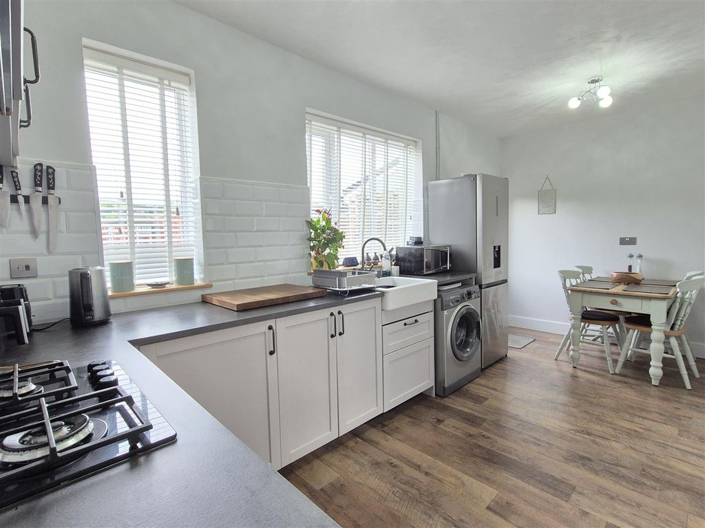 Property photo 2 of 17 Kitchen/Diner