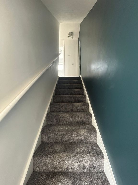 Property photo 2 of 9 Entrance Hall