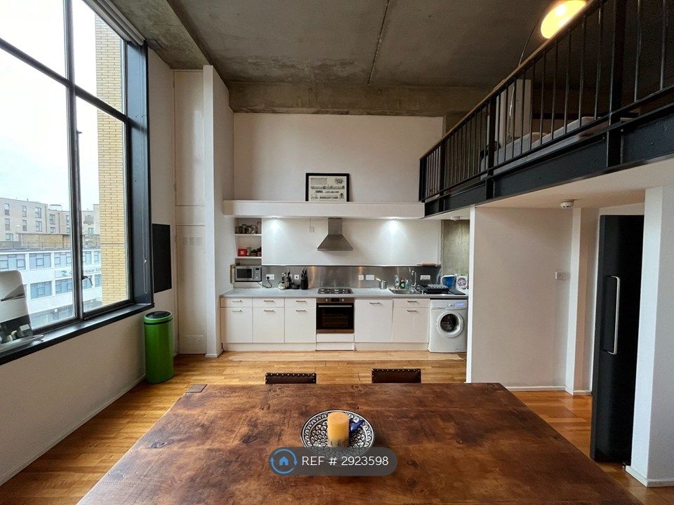 Property photo 1 of 14 Kitchen/Lounge