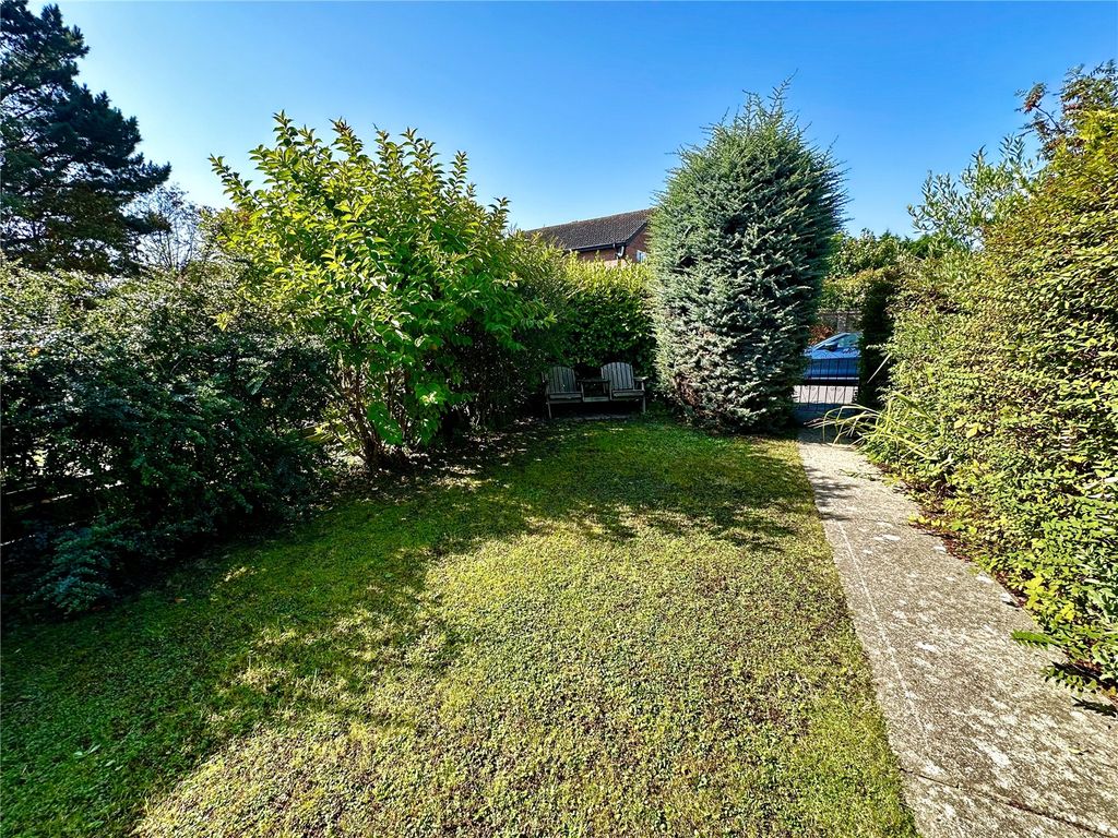 Property photo 2 of 13 Picture No. 15