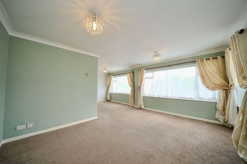 Property photo 3 of 26