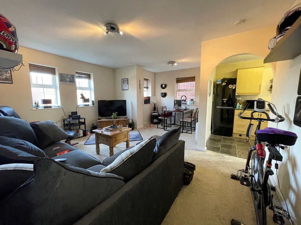 Property photo 3 of 8