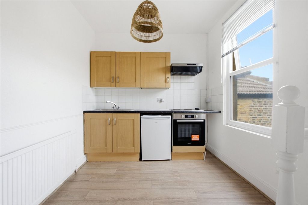 Property photo 2 of 13 Picture No. 12