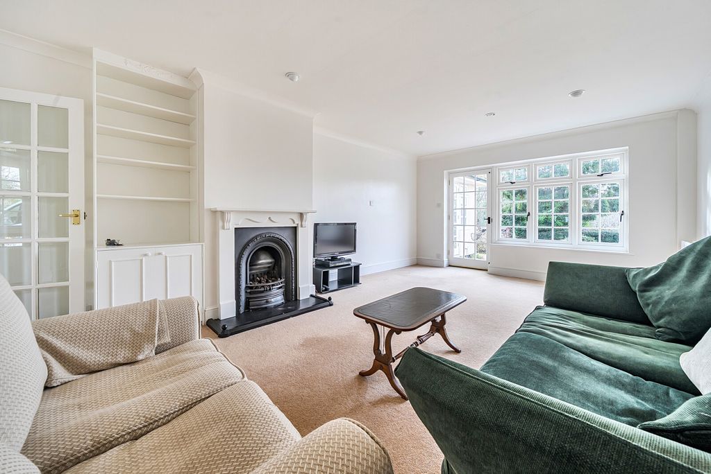 Property photo 3 of 24 1404876-9-697A29E...