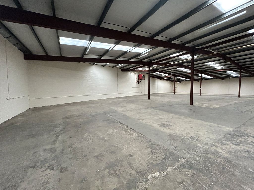 Property photo 2 of 9 Picture No. 14