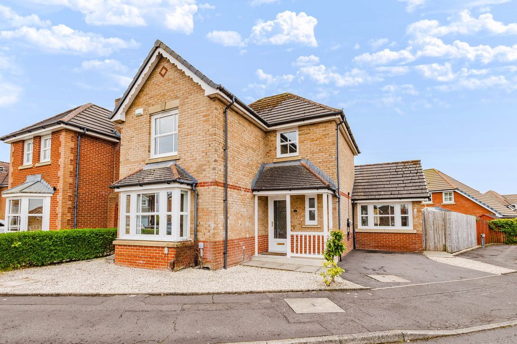 Property photo 1 of 24