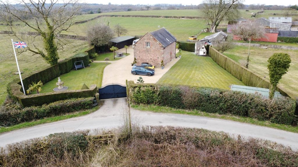 Property photo 2 of 36