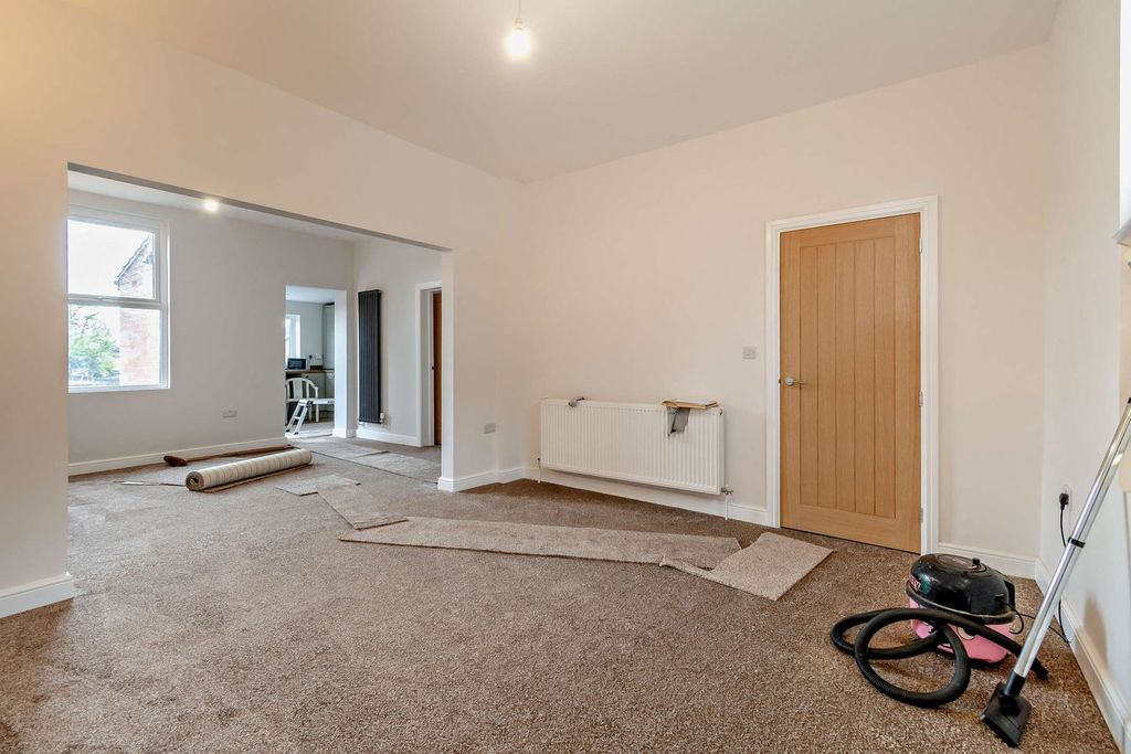 Property photo 3 of 30