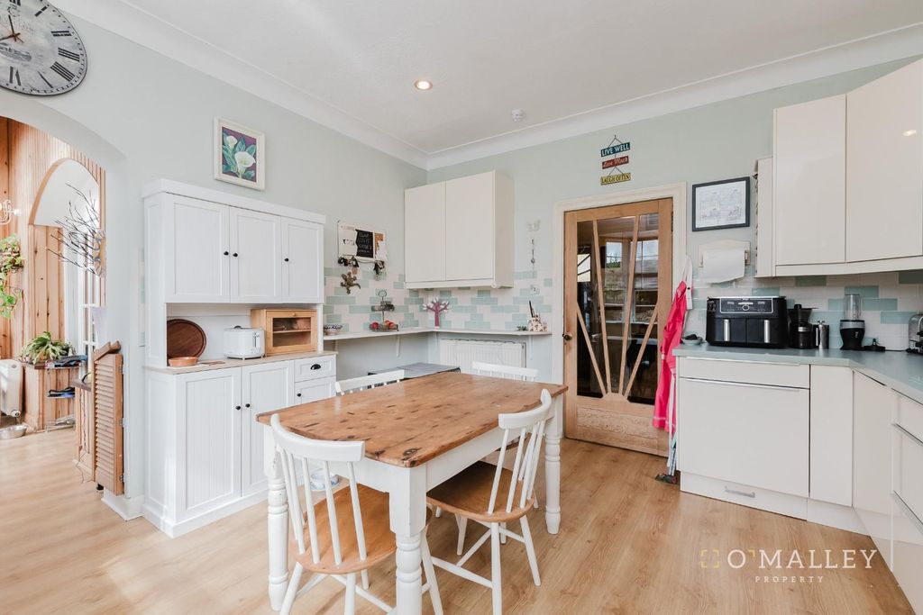 Property photo 3 of 21 Kitchen/Diner