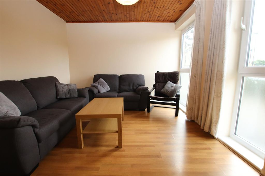 Property photo 1 of 15 Living Room.Jpg