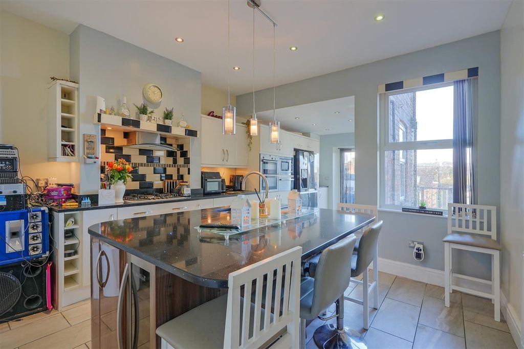 Property photo 2 of 13 Kitchen 1.Jpg