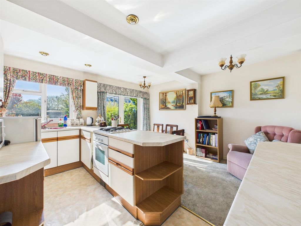 Property photo 3 of 10 Cam03736G0-Pr0118-Still007.Jpg
