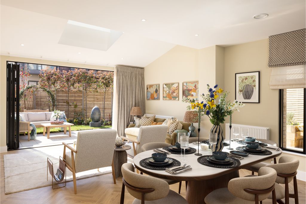 Property photo 3 of 9 Hendon Townhouses - Lounge