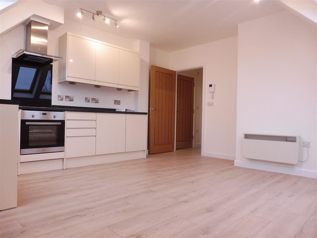 Property photo 1 of 6 Kitchen