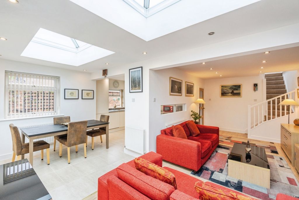 Property photo 3 of 19 Pbox-Img.Jpg