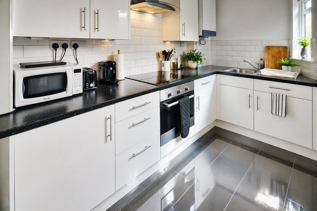 Property photo 1 of 5 Kitchen
