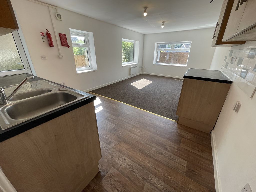 Property photo 2 of 11 Lounge-Kitchen