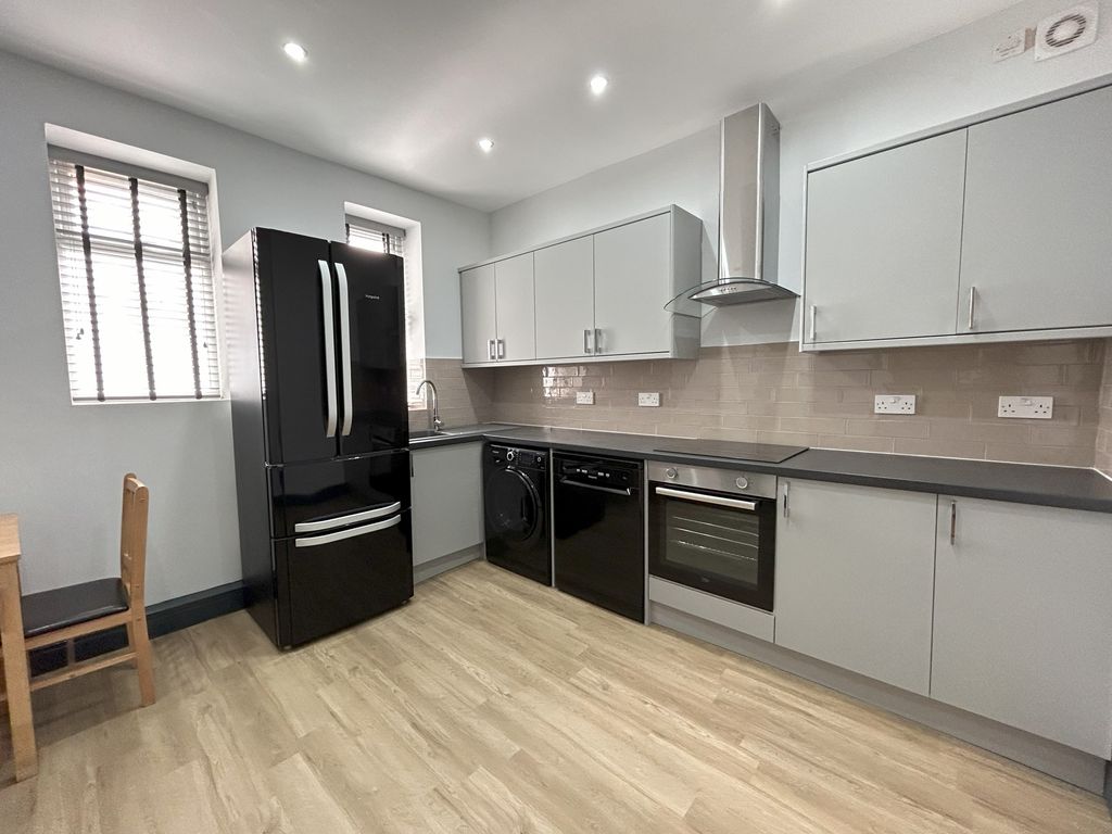 Property photo 1 of 11 Img_1775