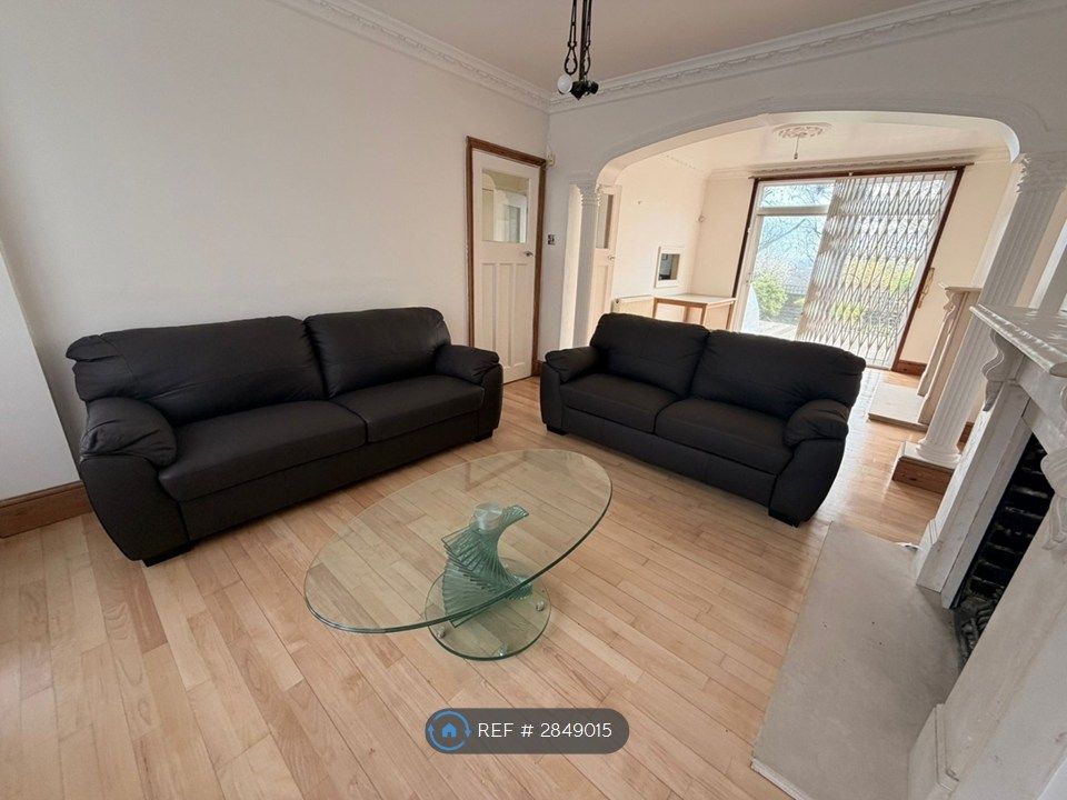 Property photo 1 of 12 Lounge