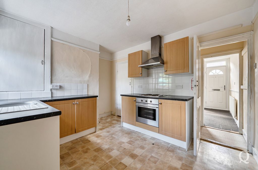 Property photo 2 of 20 7A4c163A-0B09-41F...